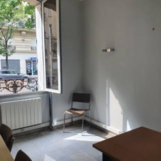 Bureau privé 15 m² 3 postes Location bureau Rue Michel Ange Paris 75016 - photo 2